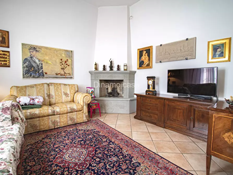 Immagine 3 di Casa indipendente in vendita  in Via della Previdenza a Prato