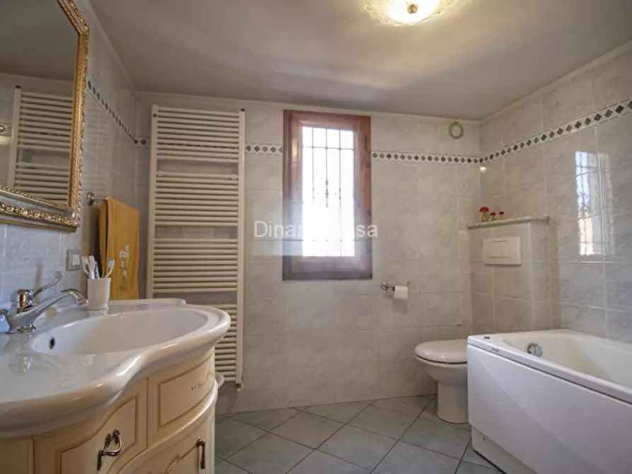 Immagine 14 di Casa indipendente in vendita  in Via della Previdenza a Prato