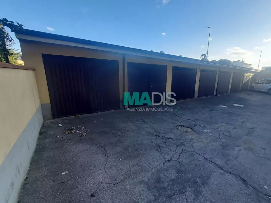 Immagine 2 di Garage in vendita  in via metauro a Prato