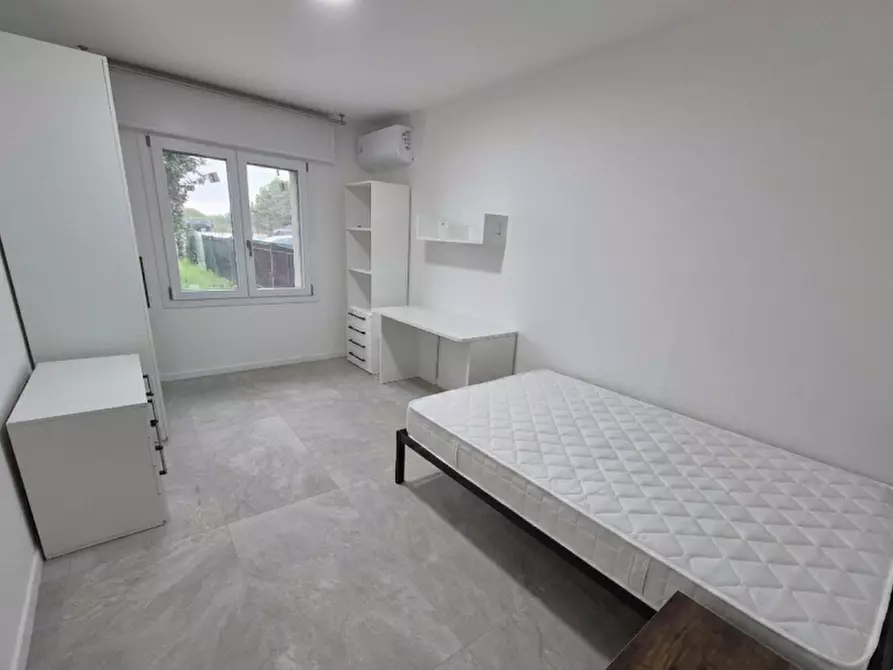 Immagine 1 di Camera in affitto  in Via Romea, n. 65/i Legnaro a Legnaro