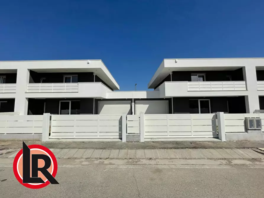 Immagine 2 di Casa bifamiliare in vendita  in Via Cavallieri Vittorio Veneto a Camisano Vicentino