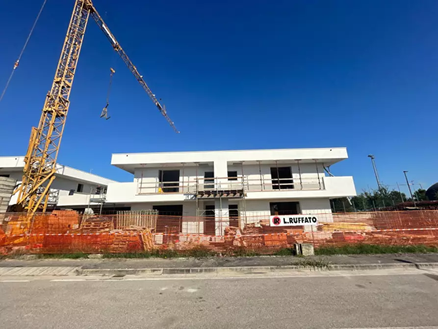 Immagine 9 di Casa bifamiliare in vendita  in Via Cavallieri Vittorio Veneto a Camisano Vicentino