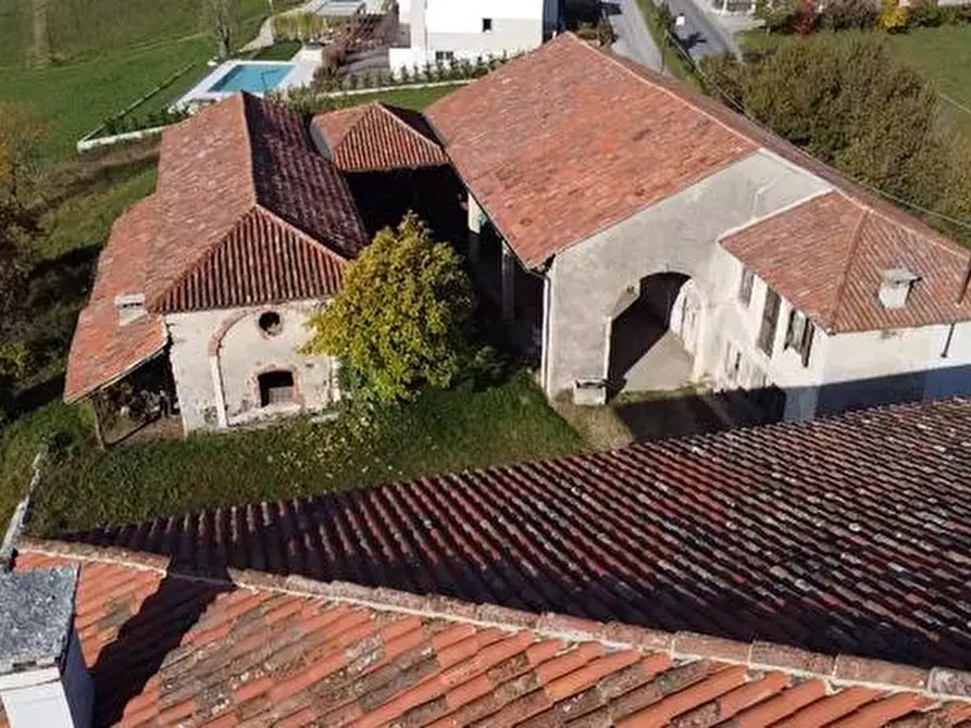 Immagine 12 di Rustico / casale in vendita  a Brogliano