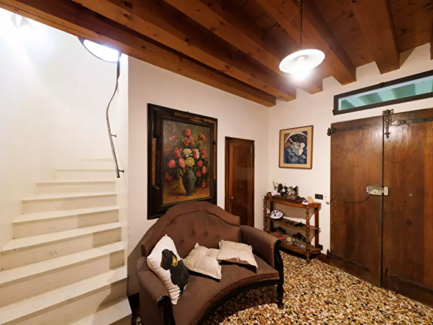 Immagine 6 di Palazzo in vendita  in VIA MONACHE a Este