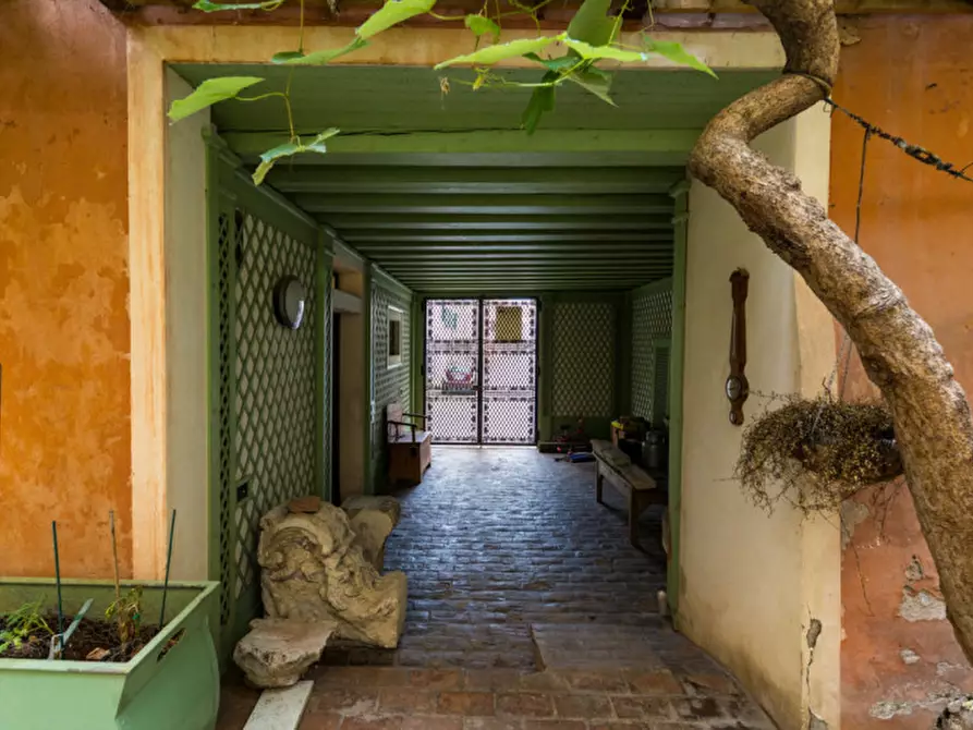 Immagine 8 di Palazzo in vendita  in VIA MONACHE a Este