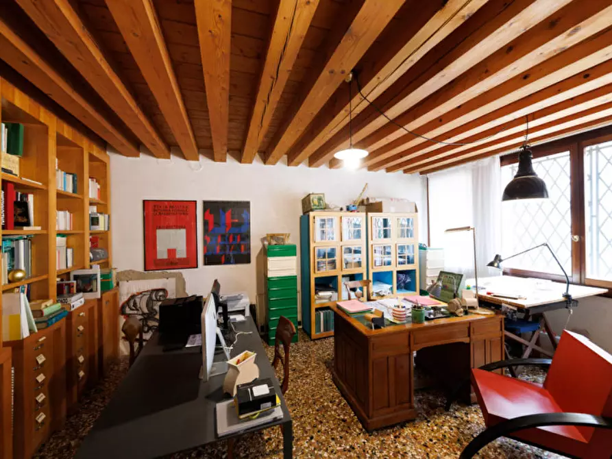 Immagine 10 di Palazzo in vendita  in VIA MONACHE a Este