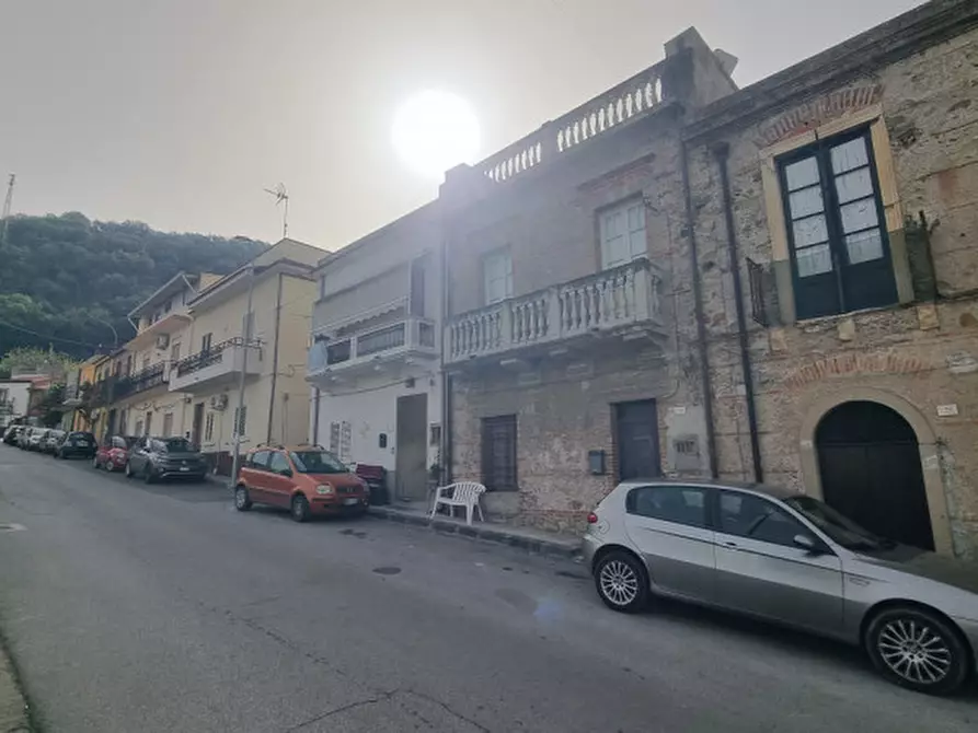 Immagine 3 di Casa indipendente in vendita  in CORSO PRINCIPE UMBERTO I a Mazzarrà Sant'andrea