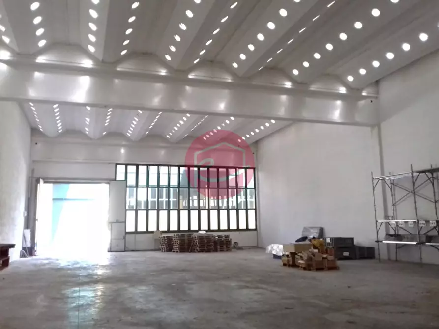 Immagine 2 di Capannone industriale in vendita  a Cesena