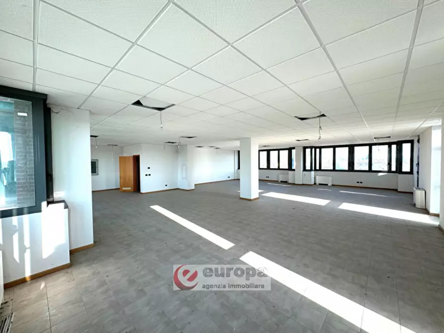 Immagine 6 di Ufficio in vendita  in PIAZZALE RICCARDO FINZI a Correggio