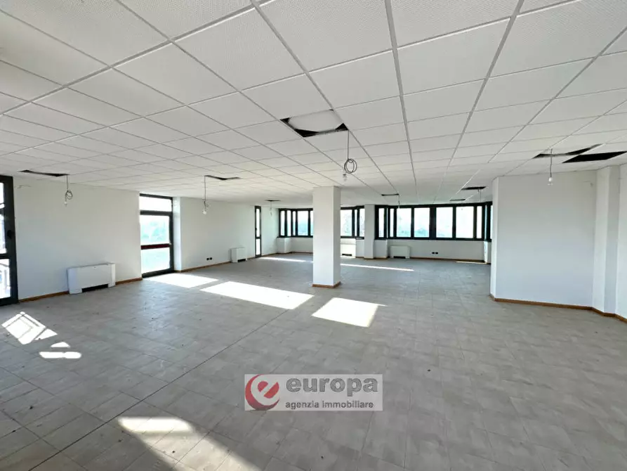Immagine 8 di Ufficio in vendita  in PIAZZALE RICCARDO FINZI a Correggio