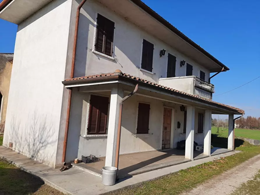 Immagine 5 di Villa in vendita  a Volta Mantovana