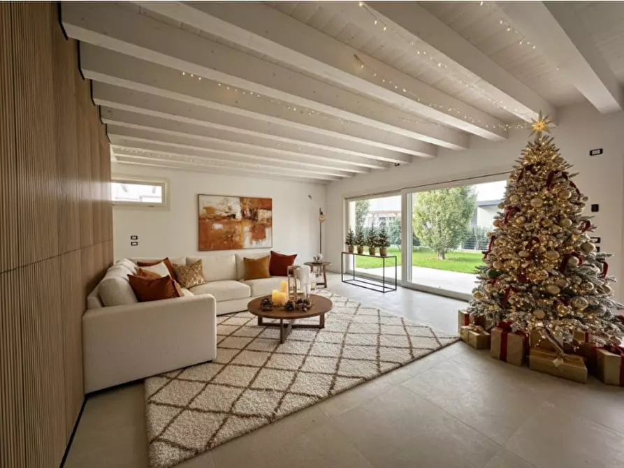 Immagine 1 di Casa bifamiliare in vendita  in via Ventiquattro Maggio a Mogliano Veneto