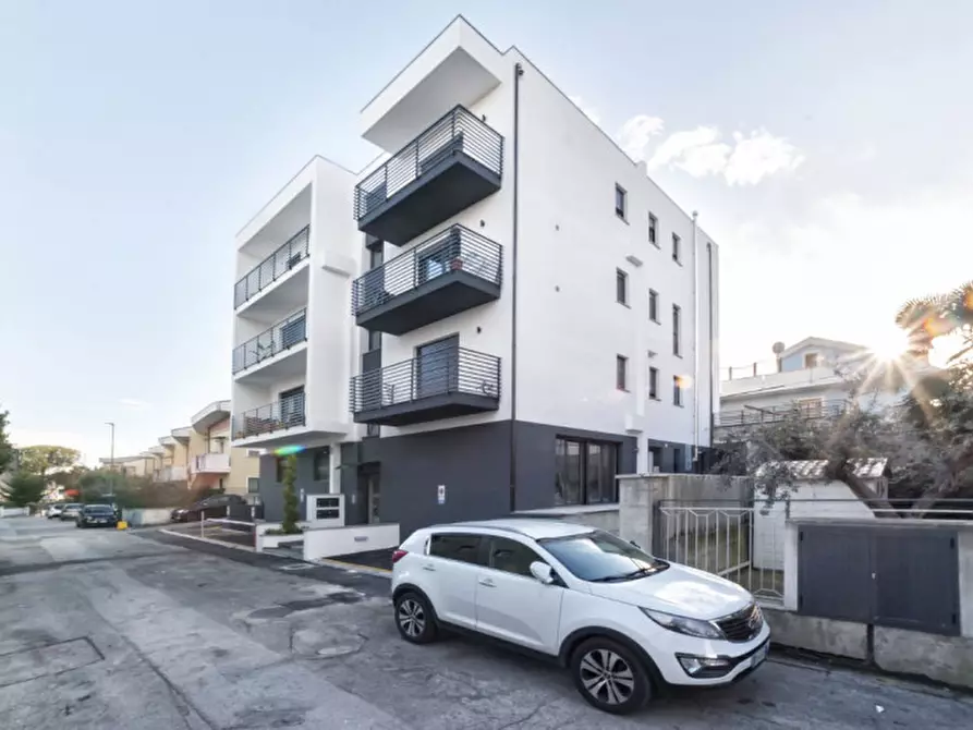 Immagine 1 di Appartamento in vendita  in VIA MONTE VELINO a Pescara