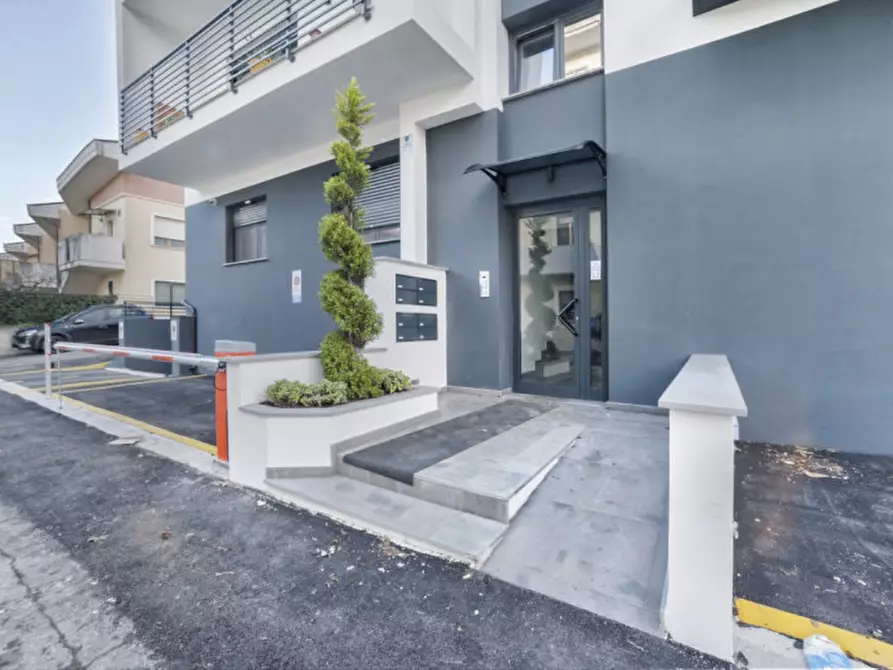 Immagine 2 di Appartamento in vendita  in VIA MONTE VELINO a Pescara