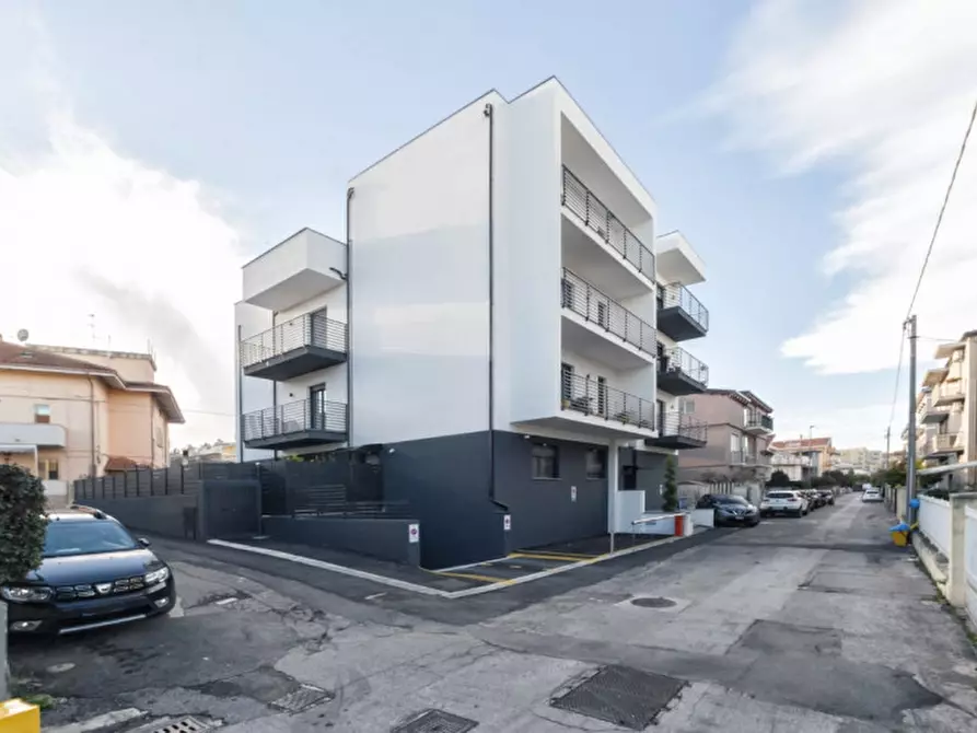 Immagine 3 di Appartamento in vendita  in VIA MONTE VELINO a Pescara