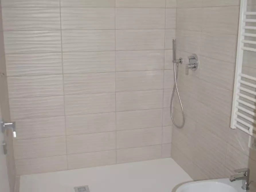 Immagine 12 di Appartamento in vendita  in VIA MONTE VELINO a Pescara