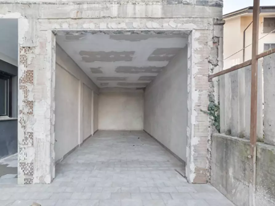 Immagine 16 di Appartamento in vendita  in VIA MONTE VELINO a Pescara