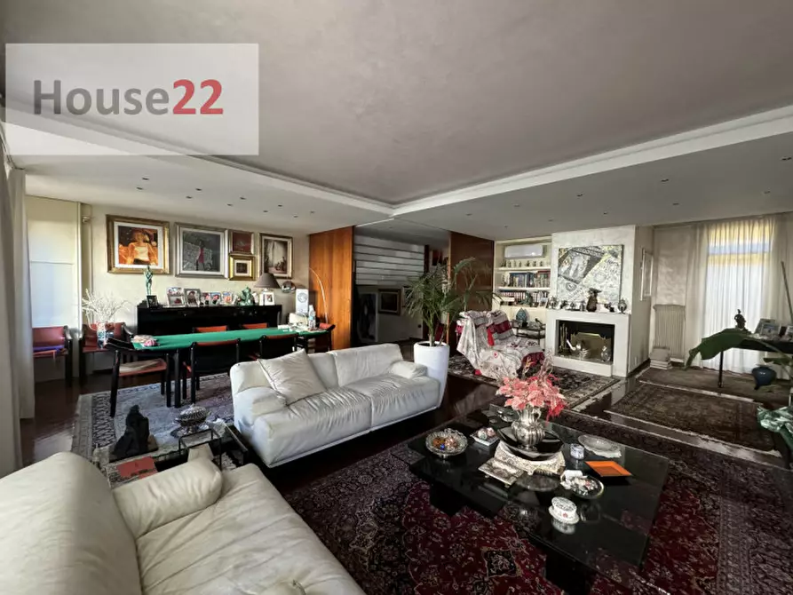 Immagine 10 di Attico in vendita  in Galleria Porti 7 a Vicenza