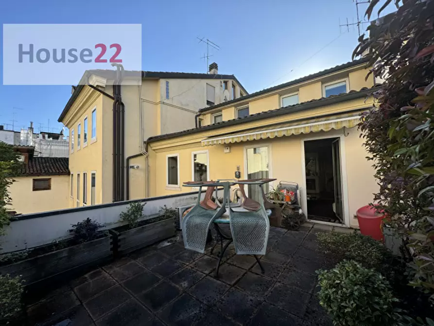 Immagine 18 di Attico in vendita  in Galleria Porti 7 a Vicenza