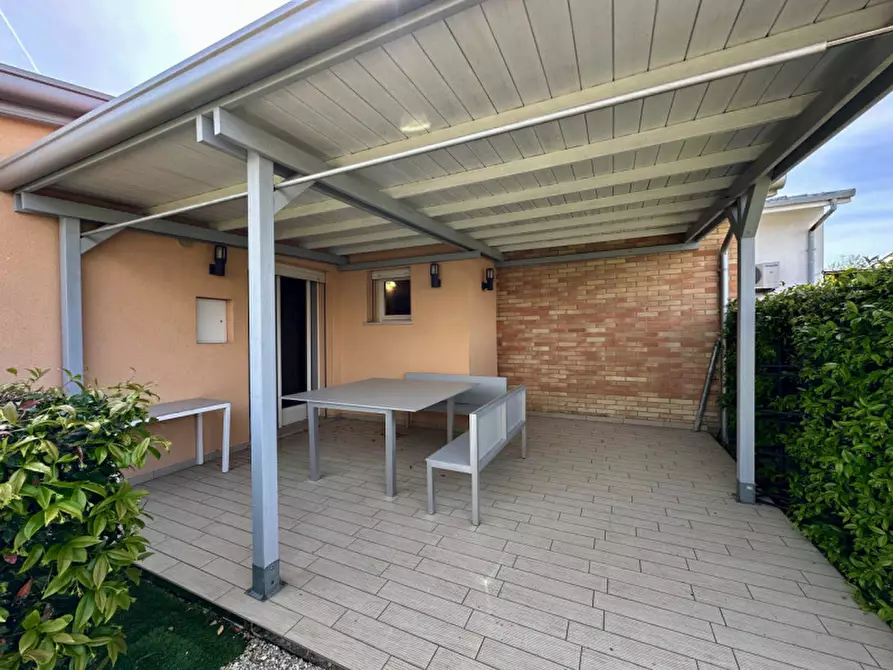 Immagine 1 di Villetta a schiera in vendita  a Caorle
