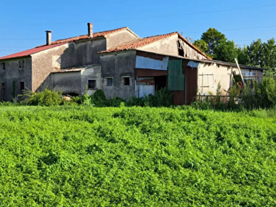 Immagine 1 di Rustico / casale in vendita  in VIA PELOSA a Mestrino