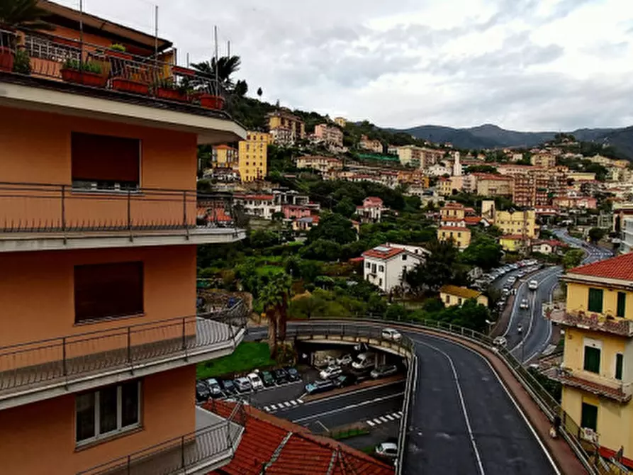 Immagine 1 di Appartamento in vendita  in Via Dante Alighieri a San Remo