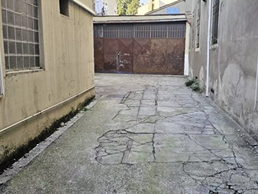 Immagine 2 di Garage in vendita  in Riviera Mussato a Padova