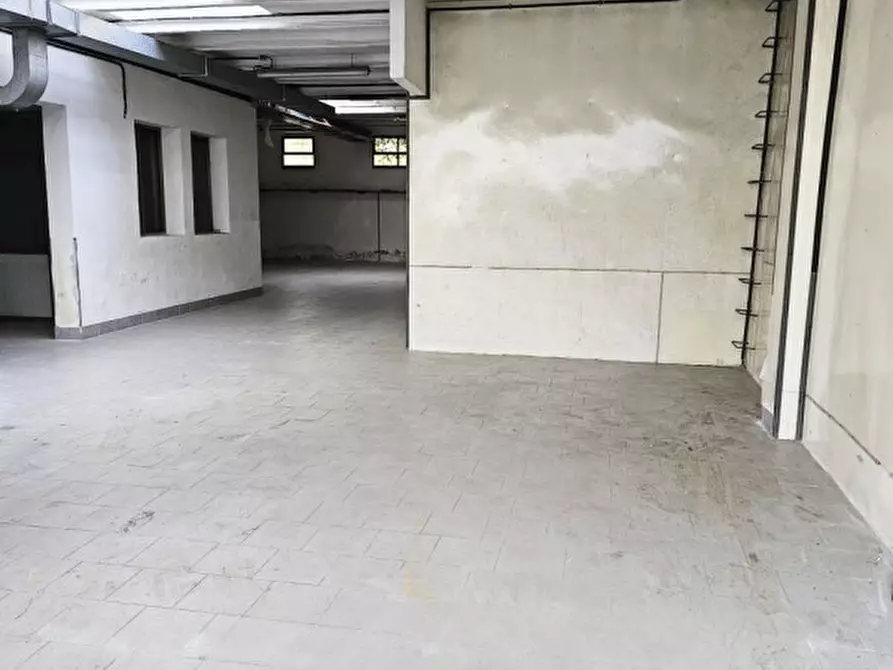 Immagine 3 di Garage in vendita  in Riviera Mussato a Padova