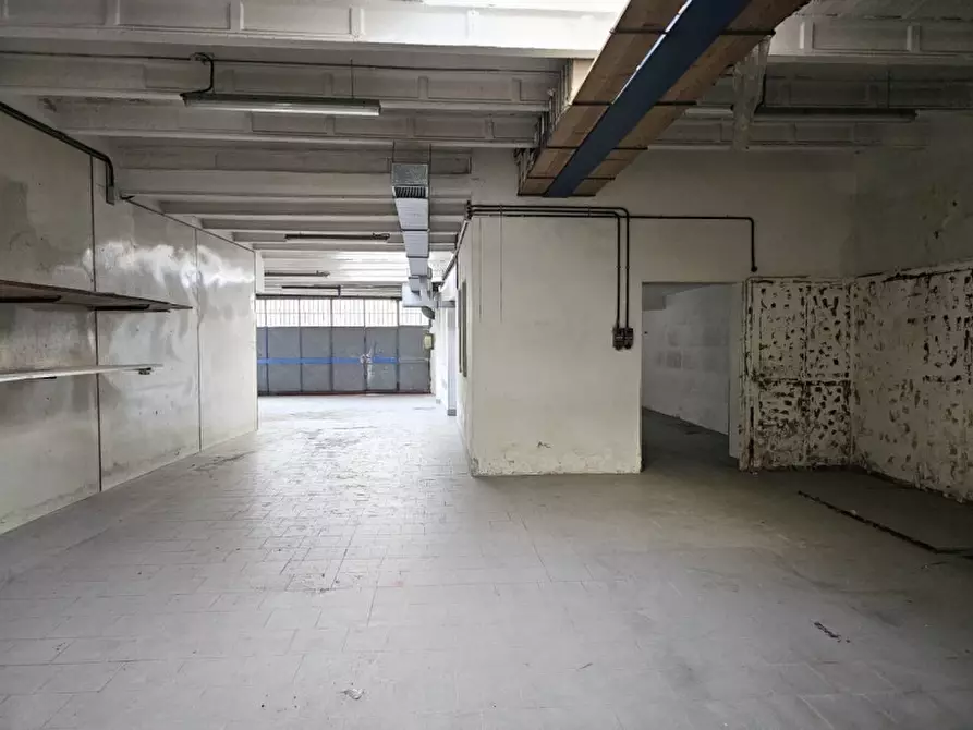 Immagine 6 di Garage in vendita  in Riviera Mussato a Padova