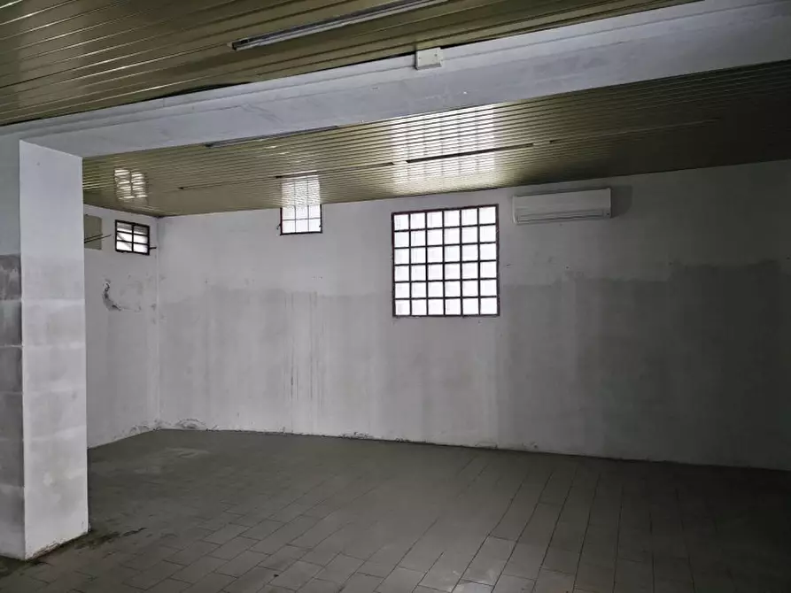 Immagine 9 di Garage in vendita  in Riviera Mussato a Padova