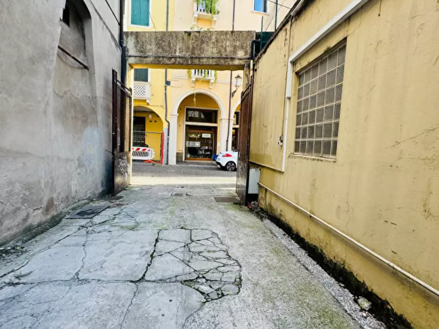Immagine 10 di Garage in vendita  in Riviera Mussato a Padova