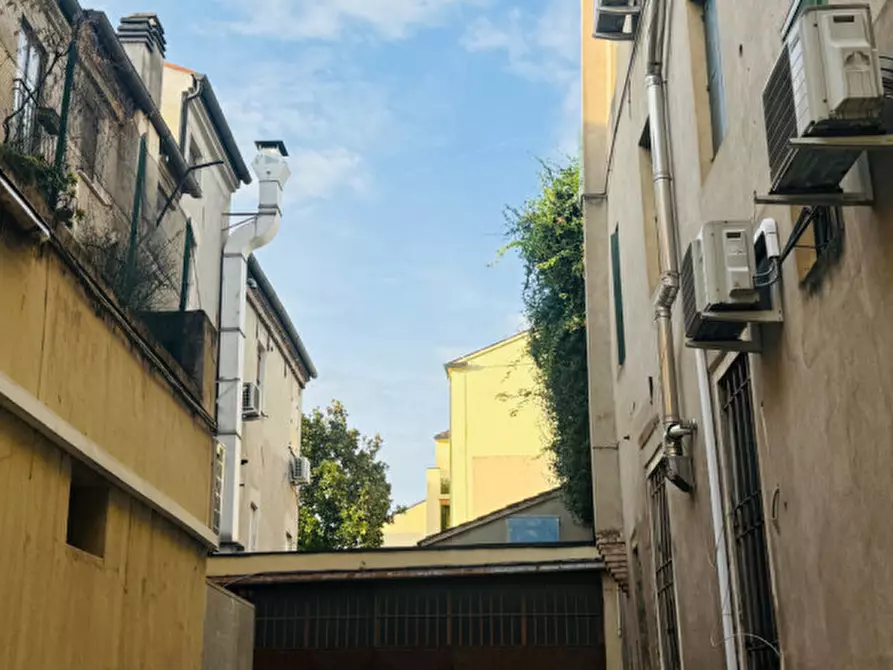 Immagine 11 di Garage in vendita  in Riviera Mussato a Padova