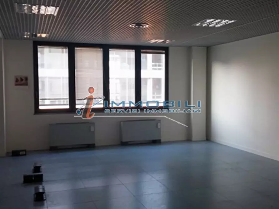 Immagine 17 di Ufficio in affitto  in VIA SILE a Milano
