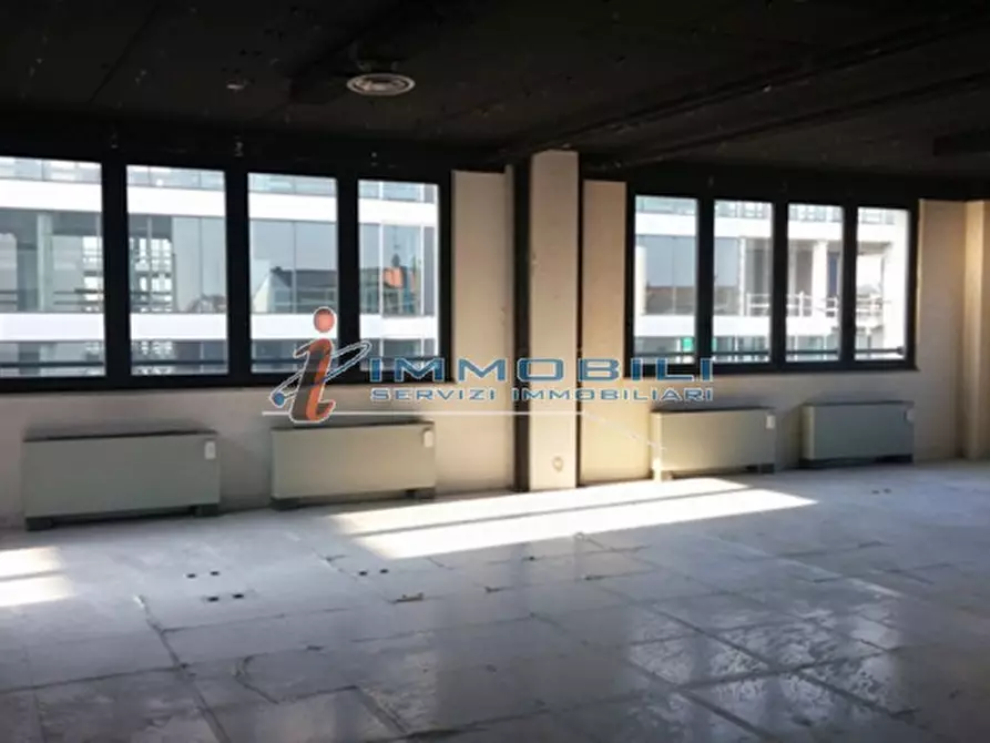 Immagine 19 di Ufficio in affitto  in VIA SILE a Milano