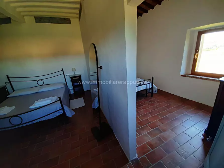 Immagine 11 di Rustico / casale in vendita  a Sinalunga