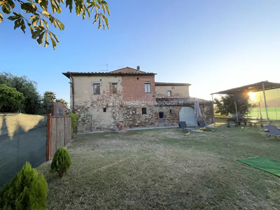 Immagine 22 di Rustico / casale in vendita  a Sinalunga