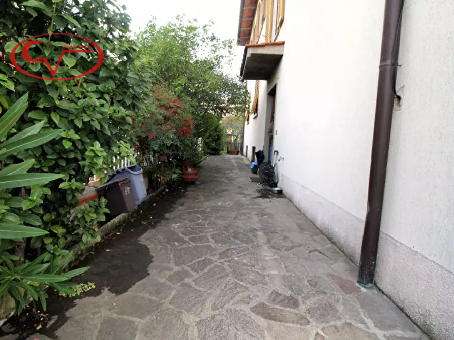 Immagine 14 di Casa bifamiliare in vendita  in Via Larga a Castelfranco Piandiscò