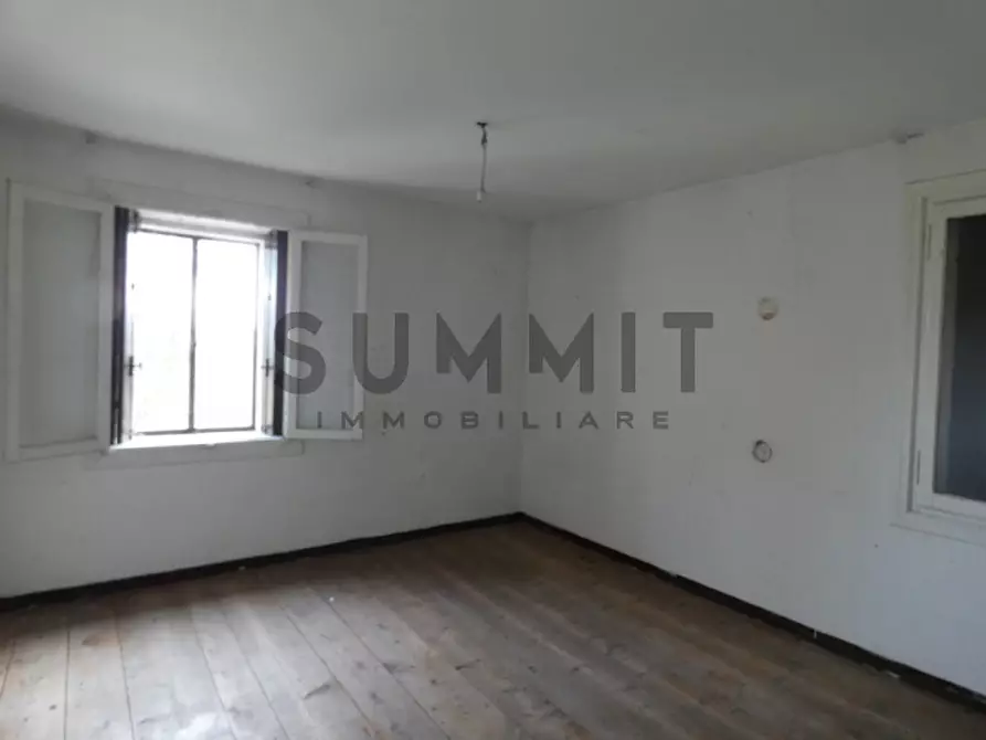 Immagine 7 di Palazzo in vendita  in Santorso - limitrofi a Santorso