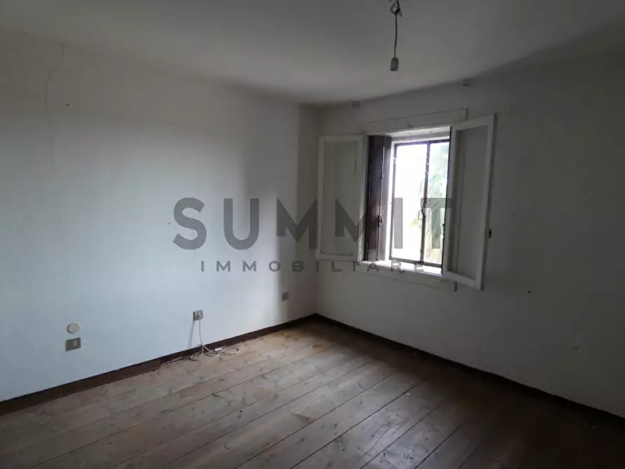 Immagine 8 di Palazzo in vendita  in Santorso - limitrofi a Santorso