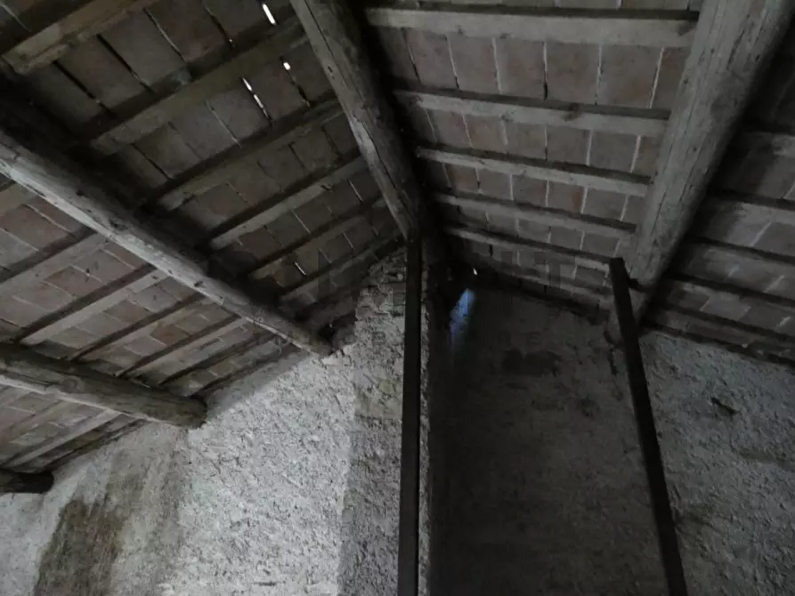 Immagine 9 di Palazzo in vendita  in Santorso - limitrofi a Santorso