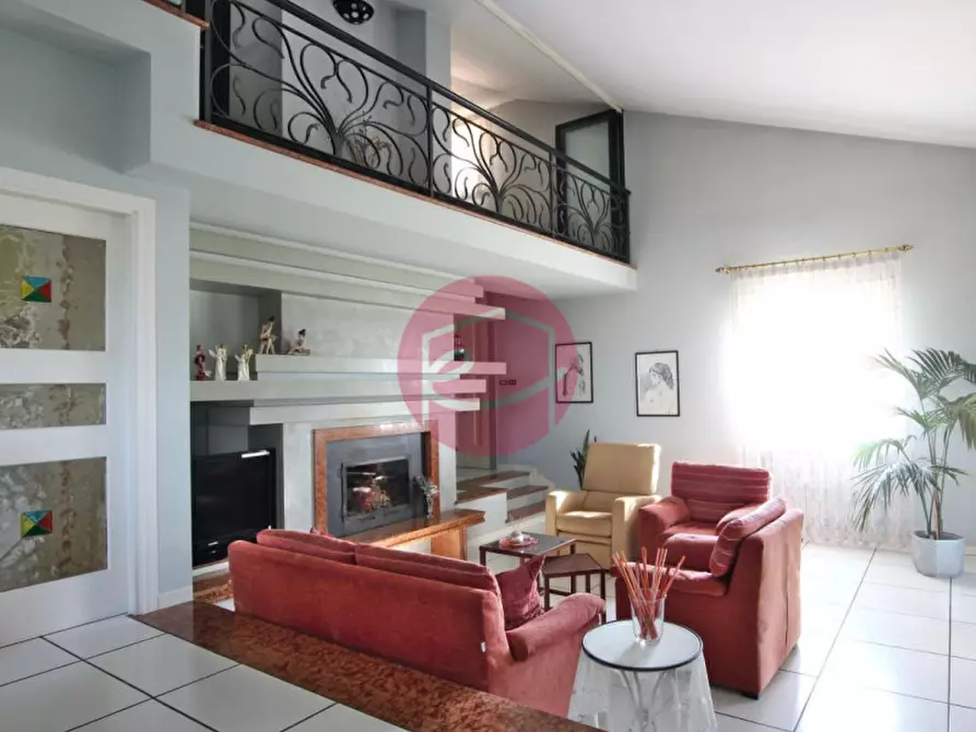 Immagine 2 di Villa in vendita  a Cesena