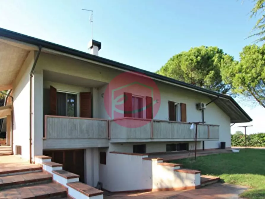 Immagine 3 di Villa in vendita  a Cesena