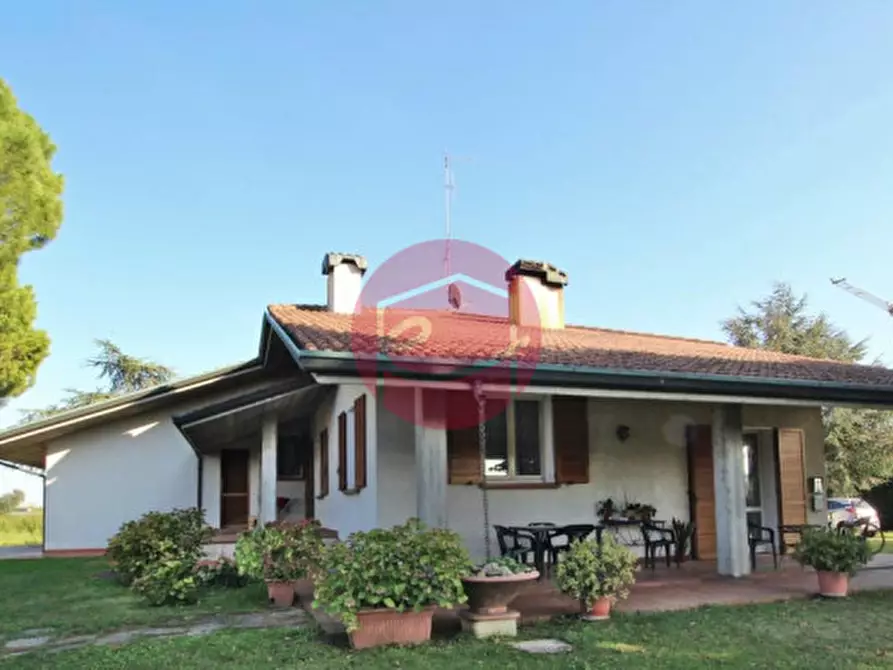 Immagine 4 di Villa in vendita  a Cesena
