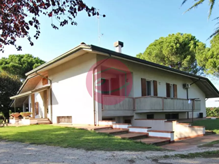 Immagine 7 di Villa in vendita  a Cesena