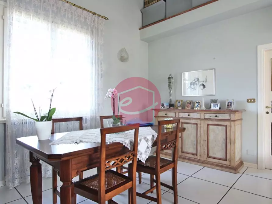 Immagine 9 di Villa in vendita  a Cesena