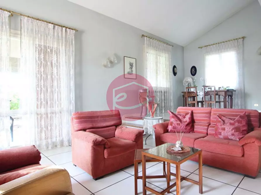 Immagine 11 di Villa in vendita  a Cesena