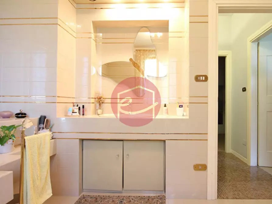 Immagine 17 di Villa in vendita  a Cesena