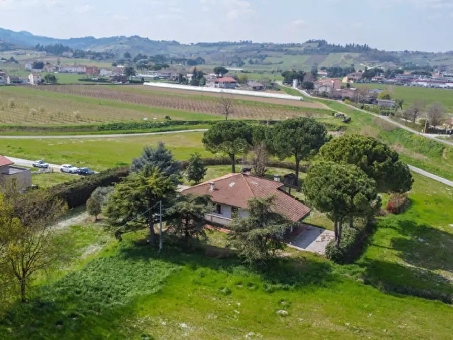 Immagine 37 di Villa in vendita  a Cesena