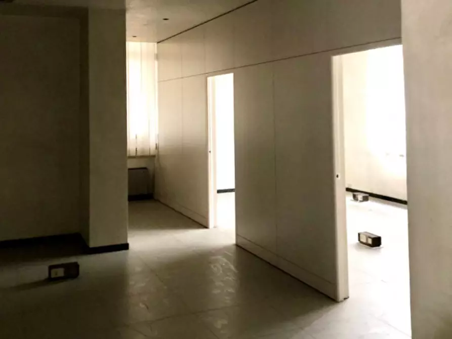 Immagine 9 di Attività commerciale in vendita  in Piazza Regaù, 10 a Zermeghedo