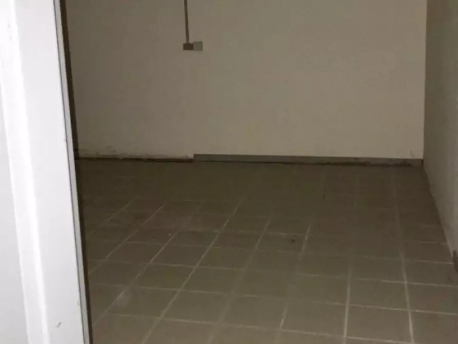 Immagine 11 di Attività commerciale in vendita  in Piazza Regaù, 10 a Zermeghedo